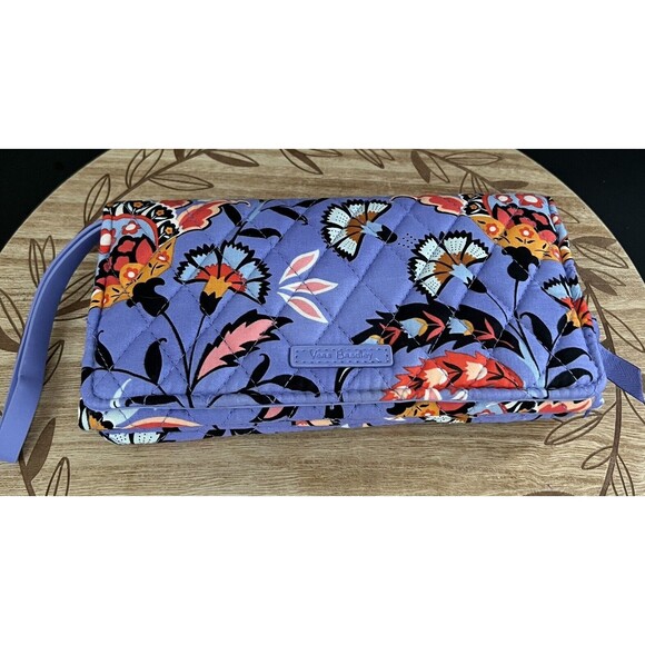Vera Bradley RFID Wallet Crossbody Clutch Wristlet Mural Garden - Picture 1 of 7